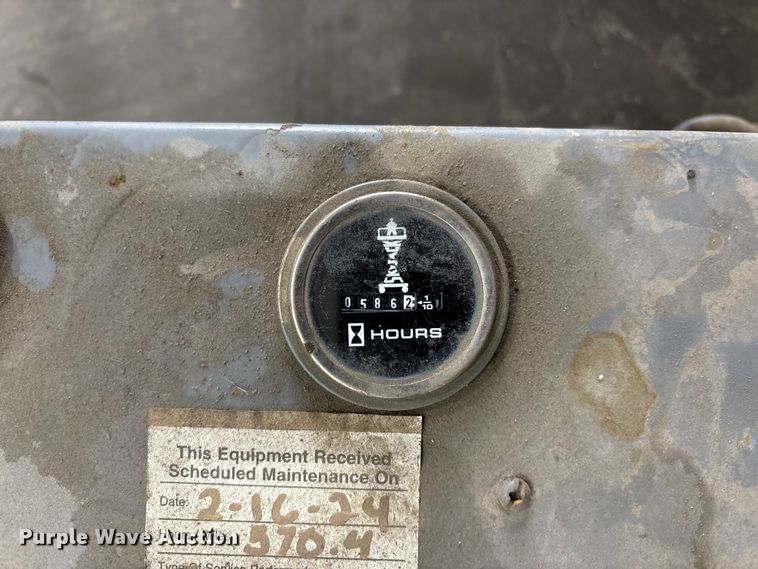 image for item EE4154 2004 Skyjack SJIII 3226 scissor lift