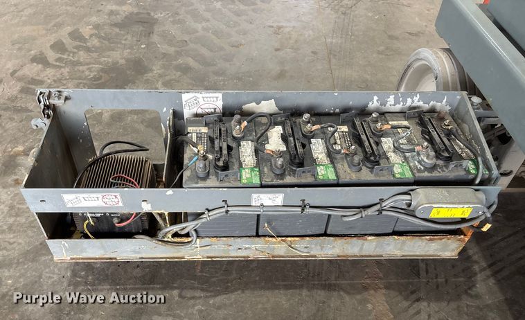 image for item EE4154 2004 Skyjack SJIII 3226 scissor lift