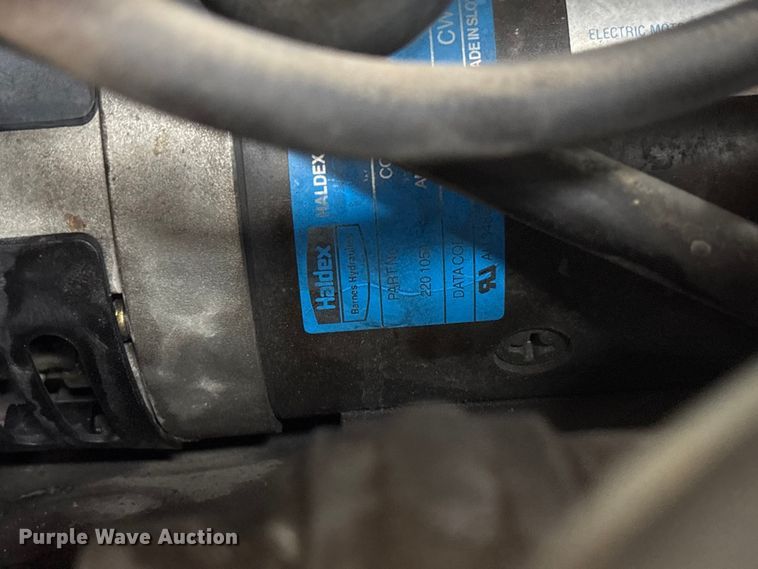 image for item EE4154 2004 Skyjack SJIII 3226 scissor lift