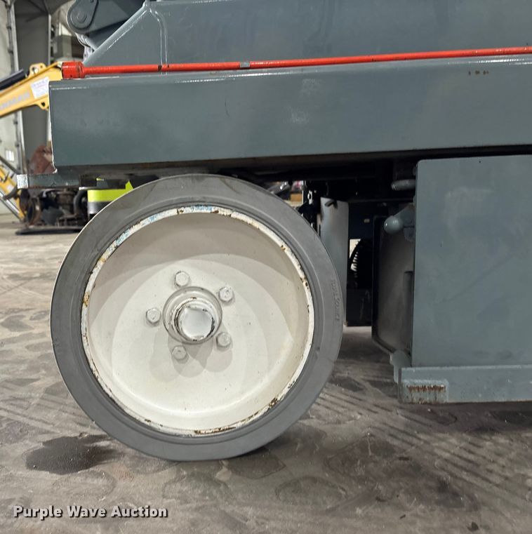 image for item EE4154 2004 Skyjack SJIII 3226 scissor lift