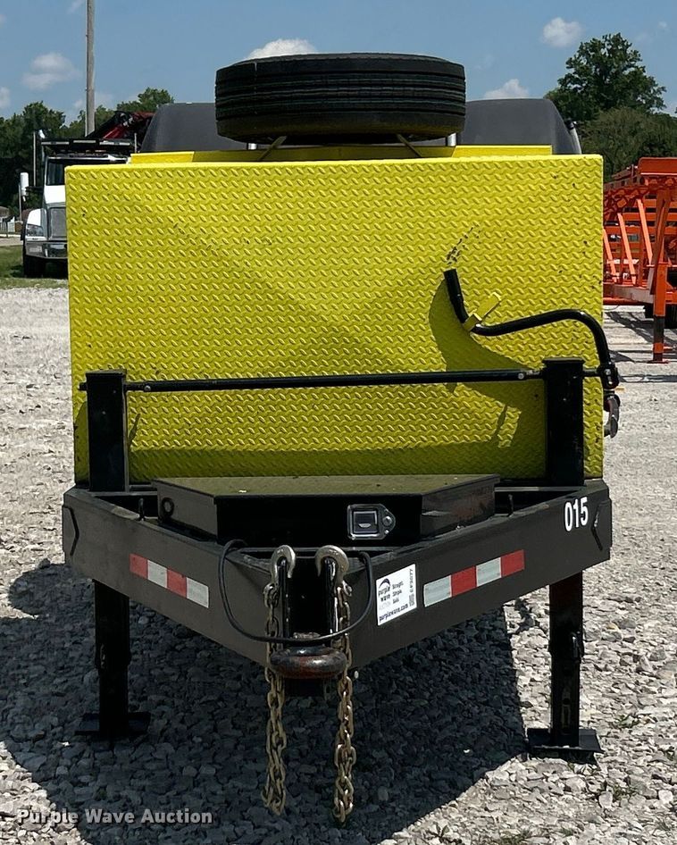 image for item EF2077 2022 Tank Fuel trailer