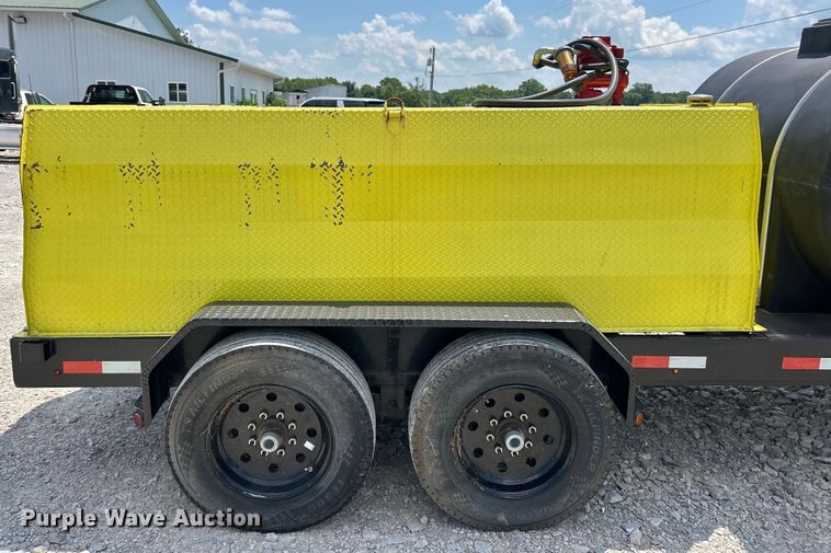 image for item EF2077 2022 Tank Fuel trailer