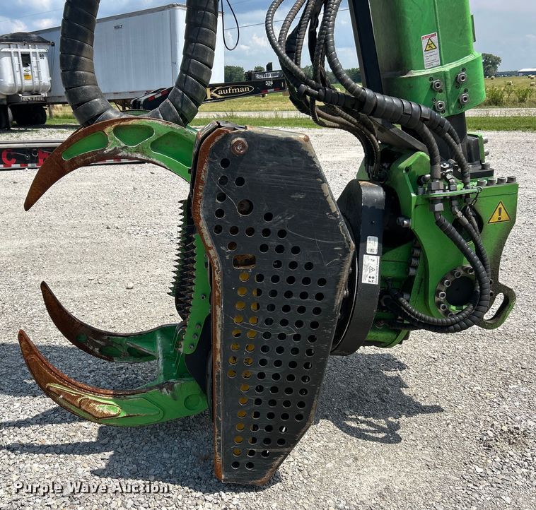 image for item EF2081 2022 Sennebogen 718 tree care material handler