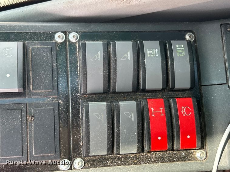 image for item EF2081 2022 Sennebogen 718 tree care material handler