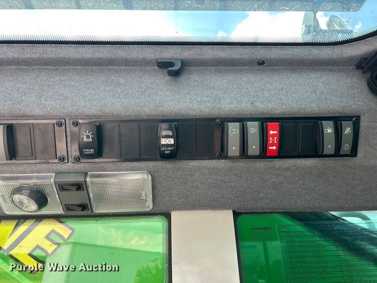 image for item EF2081 2022 Sennebogen 718 tree care material handler