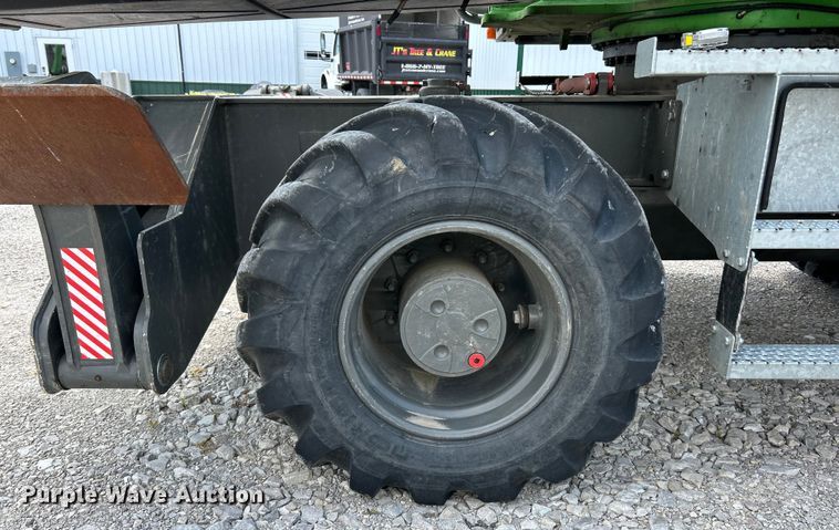 image for item EF2081 2022 Sennebogen 718 tree care material handler