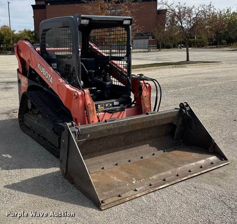 MINI CARGADOR SOBRE ORUGAS KUBOTA SVL652