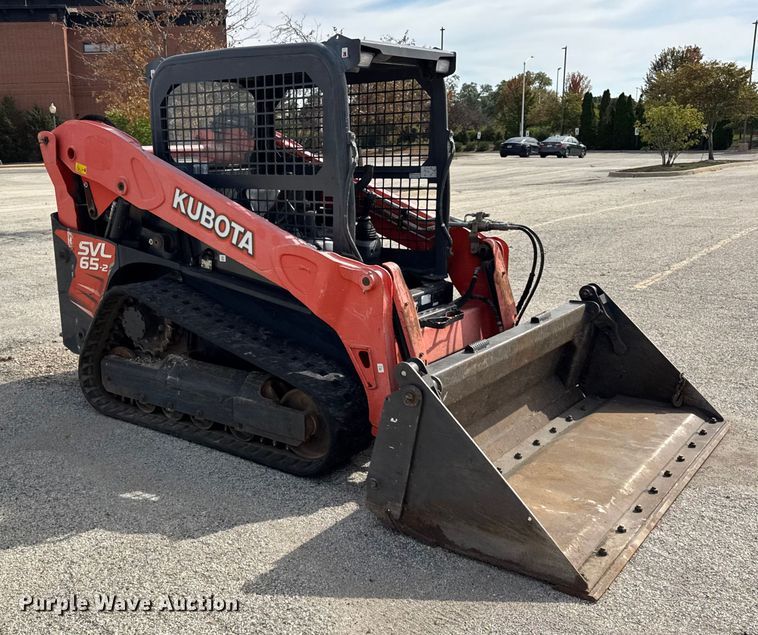 MINI CARGADOR SOBRE ORUGAS KUBOTA SVL652