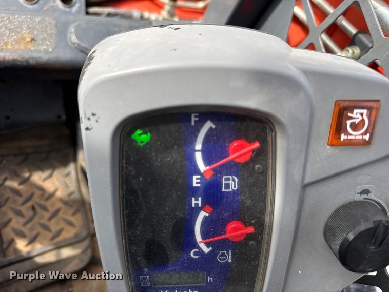 image for item EF2192 Kubota SVL65-2 tracked skid steer loader