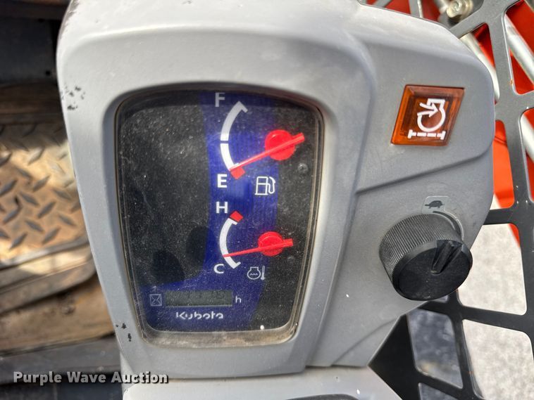 image for item EF2192 Kubota SVL65-2 tracked skid steer loader