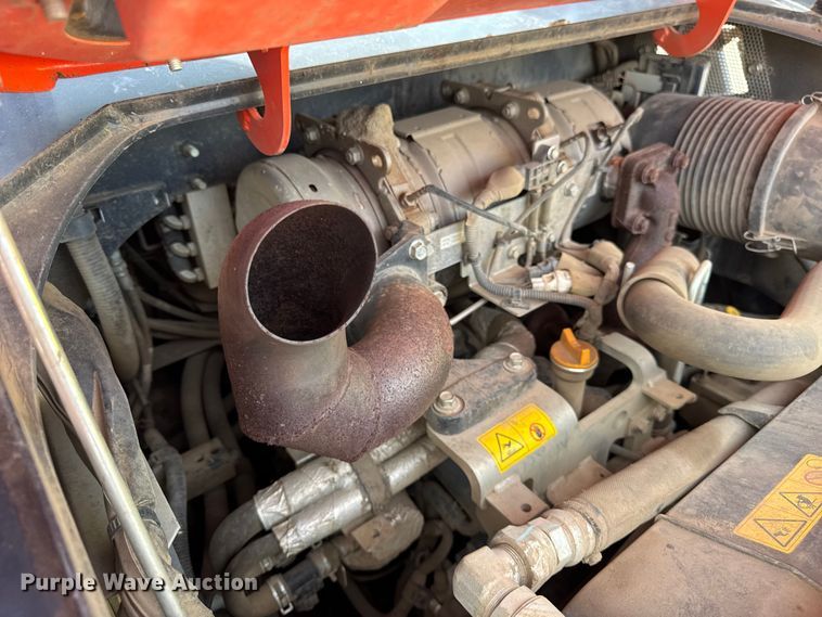 image for item EF2192 Kubota SVL65-2 tracked skid steer loader