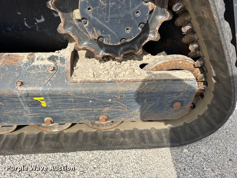 image for item EF2192 Kubota SVL65-2 tracked skid steer loader