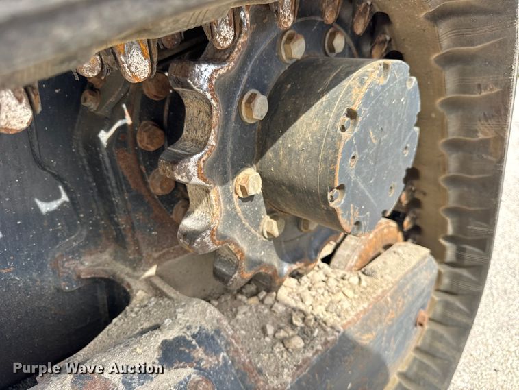 image for item EF2192 Kubota SVL65-2 tracked skid steer loader