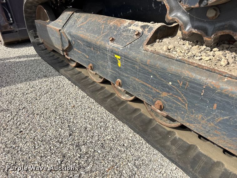 image for item EF2192 Kubota SVL65-2 tracked skid steer loader