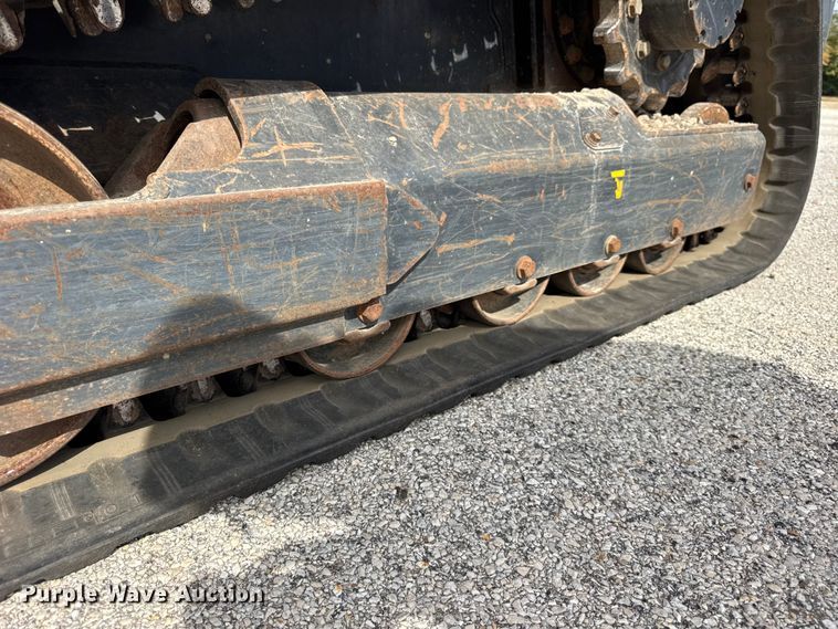 image for item EF2192 Kubota SVL65-2 tracked skid steer loader