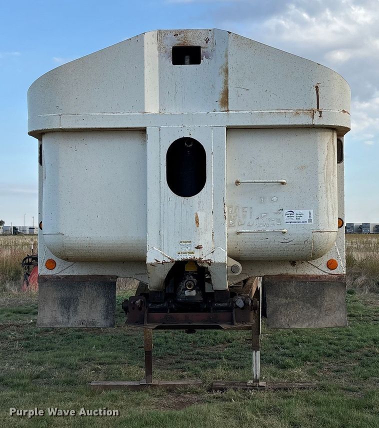 image for item EF6071 2004 Clement LW3834-AIR end dump trailer