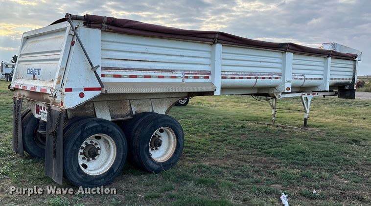 image for item EF6071 2004 Clement LW3834-AIR end dump trailer