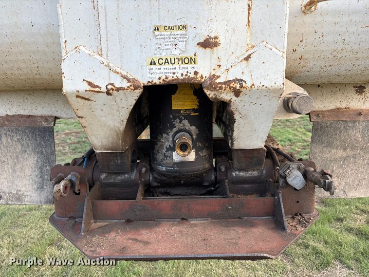 image for item EF6071 2004 Clement LW3834-AIR end dump trailer