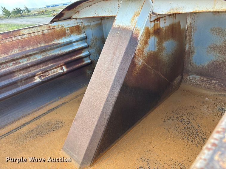 image for item EF6071 2004 Clement LW3834-AIR end dump trailer