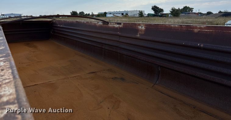 image for item EF6071 2004 Clement LW3834-AIR end dump trailer