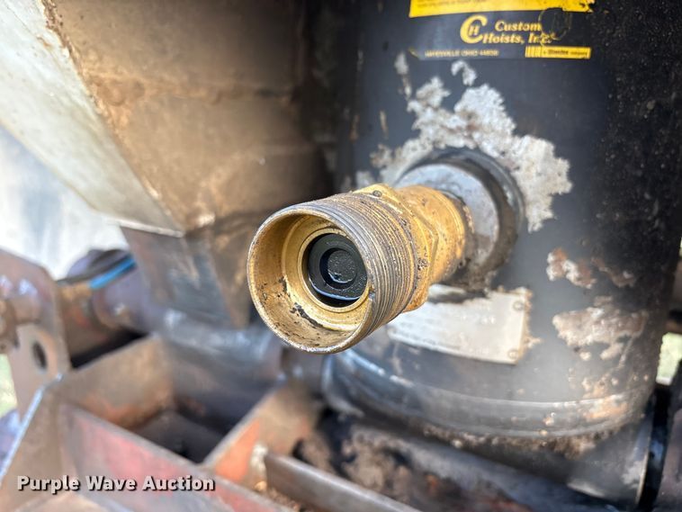 image for item EF6071 2004 Clement LW3834-AIR end dump trailer