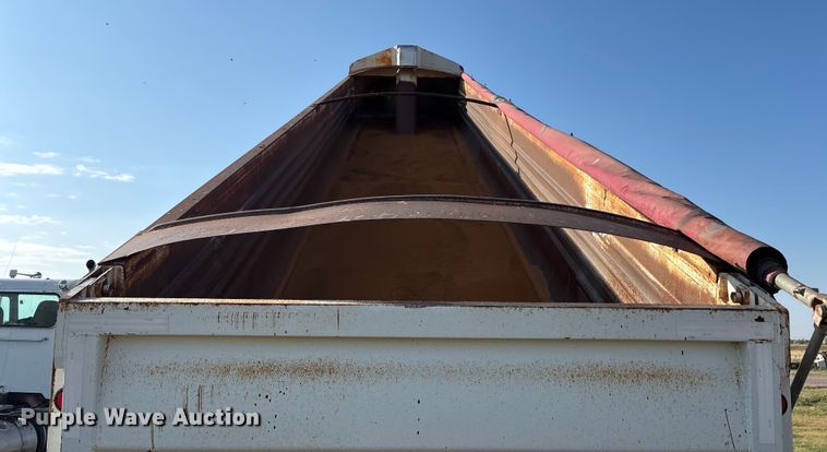 image for item EF6071 2004 Clement LW3834-AIR end dump trailer