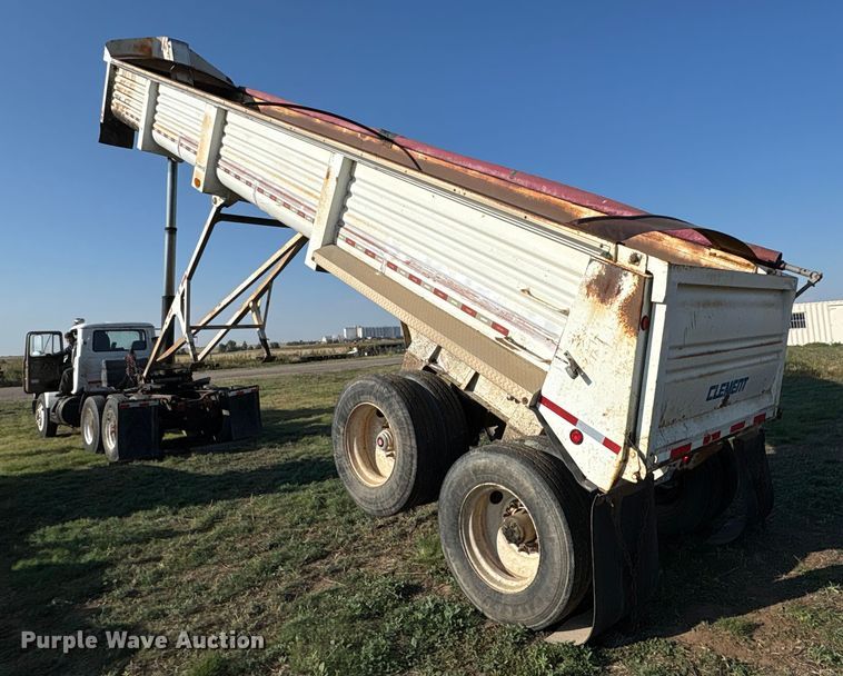 image for item EF6071 2004 Clement LW3834-AIR end dump trailer