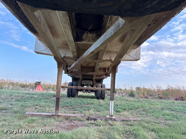 image for item EF6071 2004 Clement LW3834-AIR end dump trailer