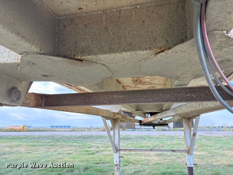 image for item EF6071 2004 Clement LW3834-AIR end dump trailer