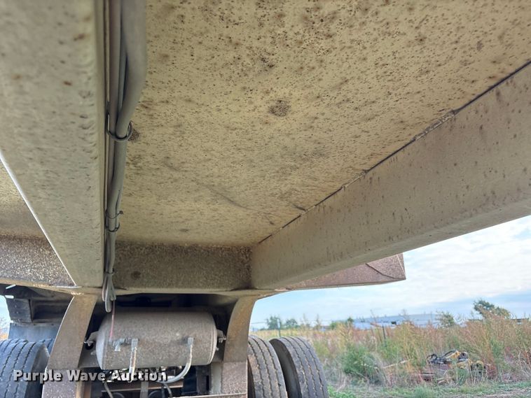 image for item EF6071 2004 Clement LW3834-AIR end dump trailer