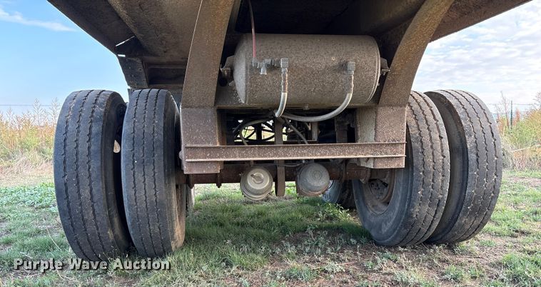 image for item EF6071 2004 Clement LW3834-AIR end dump trailer