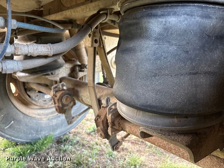 image for item EF6071 2004 Clement LW3834-AIR end dump trailer