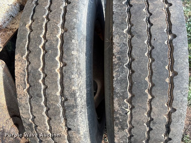 image for item EF6071 2004 Clement LW3834-AIR end dump trailer