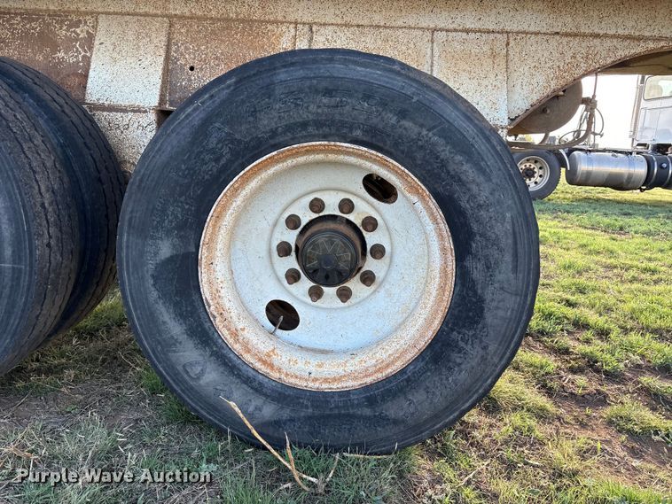 image for item EF6071 2004 Clement LW3834-AIR end dump trailer