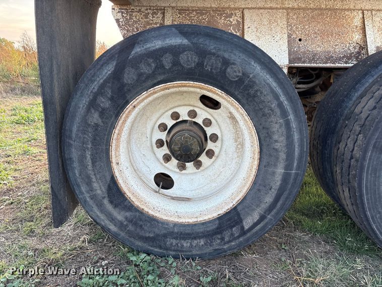 image for item EF6071 2004 Clement LW3834-AIR end dump trailer