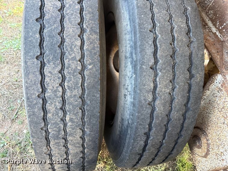 image for item EF6071 2004 Clement LW3834-AIR end dump trailer