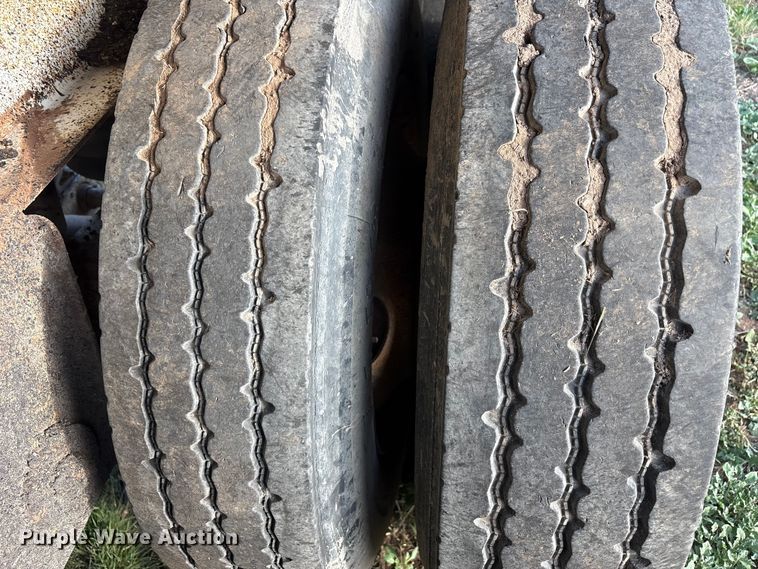 image for item EF6071 2004 Clement LW3834-AIR end dump trailer