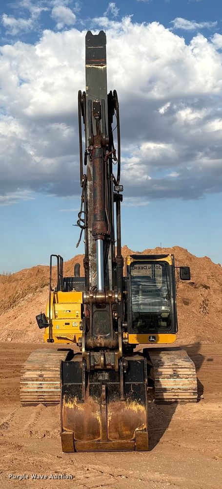 image for item EF6073 2014 John Deere 250G excavator