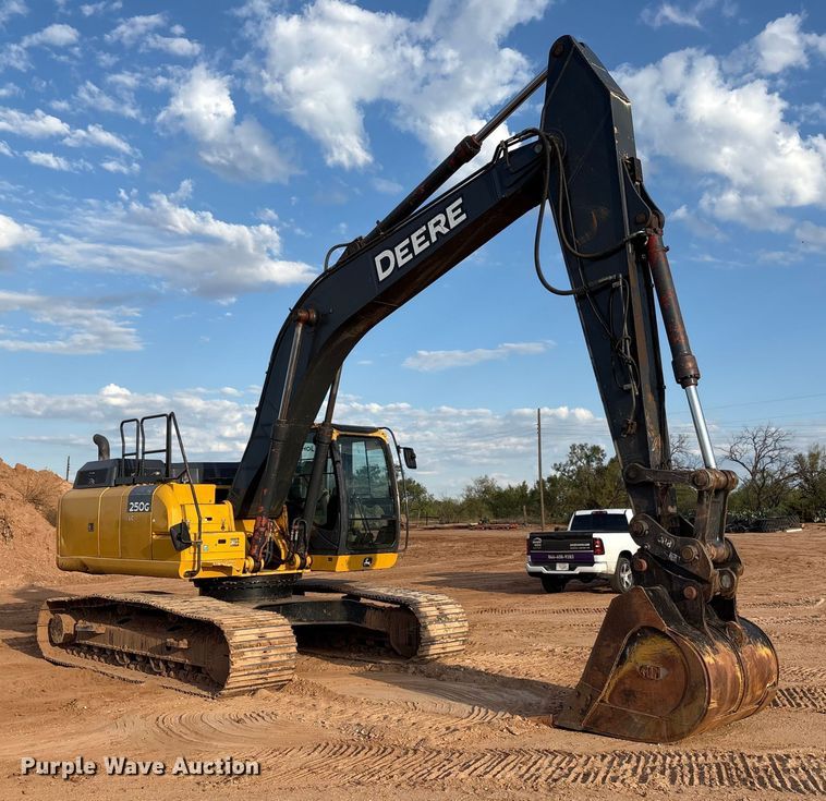 image for item EF6073 2014 John Deere 250G excavator