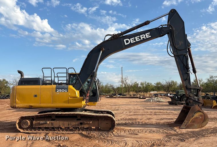 image for item EF6073 2014 John Deere 250G excavator