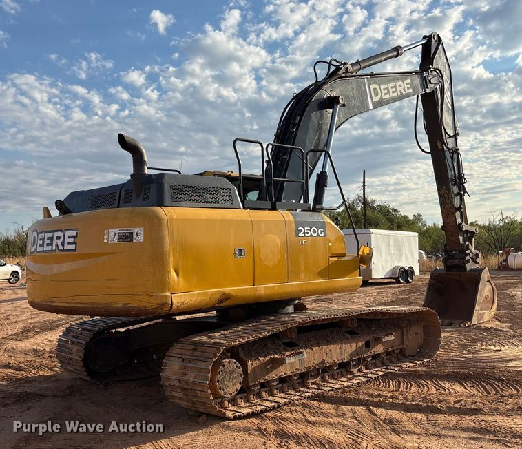 image for item EF6073 2014 John Deere 250G excavator