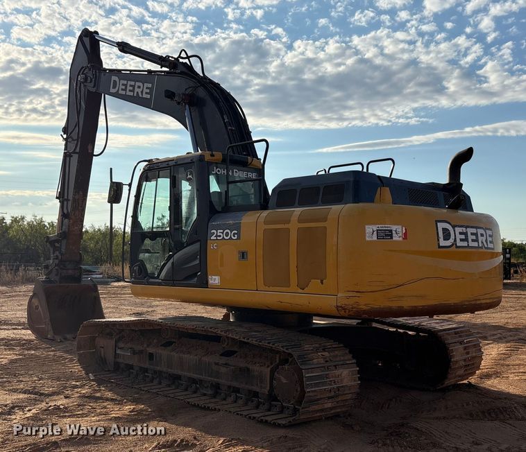 image for item EF6073 2014 John Deere 250G excavator