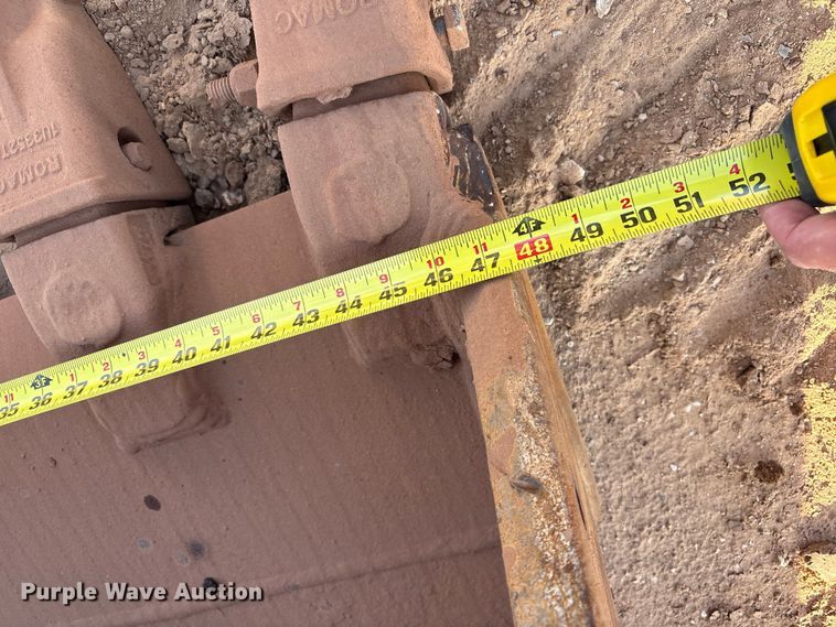 image for item EF6073 2014 John Deere 250G excavator