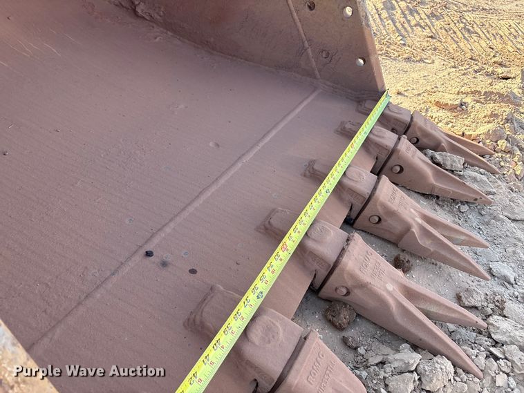 image for item EF6073 2014 John Deere 250G excavator