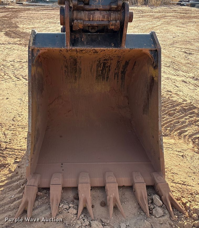 image for item EF6073 2014 John Deere 250G excavator