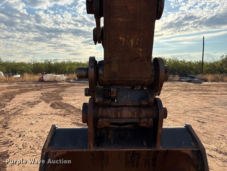 image for item EF6073 2014 John Deere 250G excavator