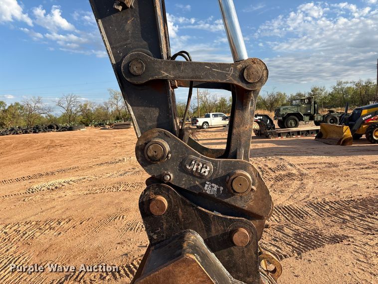 image for item EF6073 2014 John Deere 250G excavator