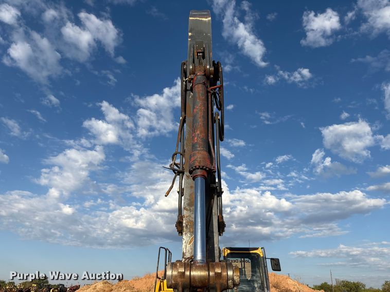 image for item EF6073 2014 John Deere 250G excavator