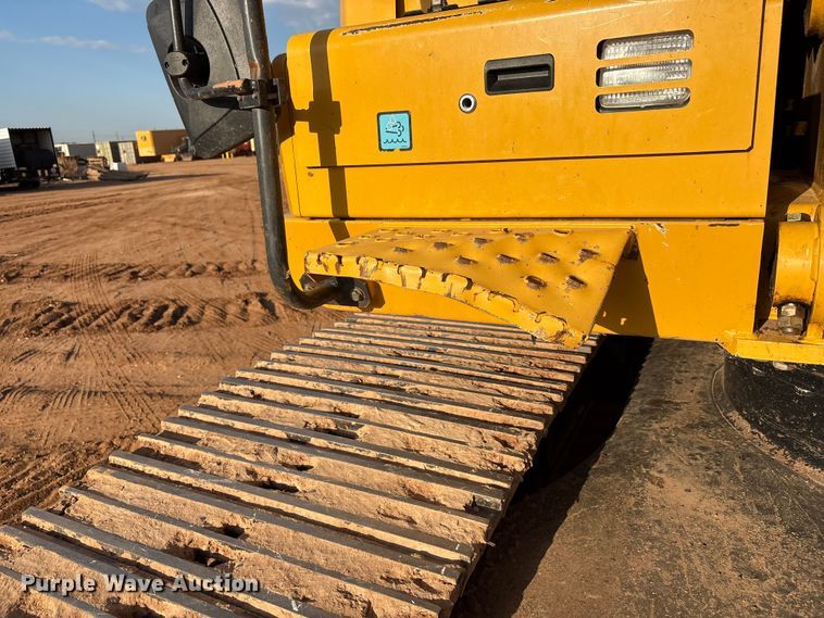 image for item EF6073 2014 John Deere 250G excavator