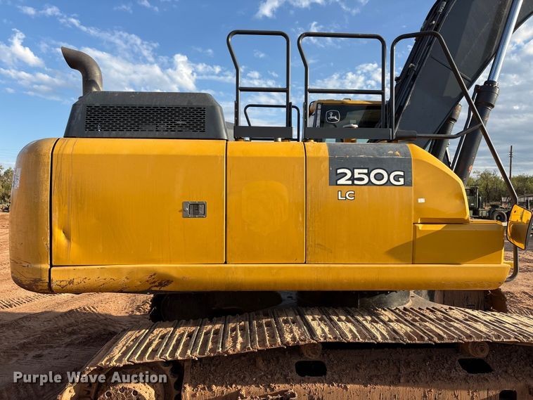 image for item EF6073 2014 John Deere 250G excavator